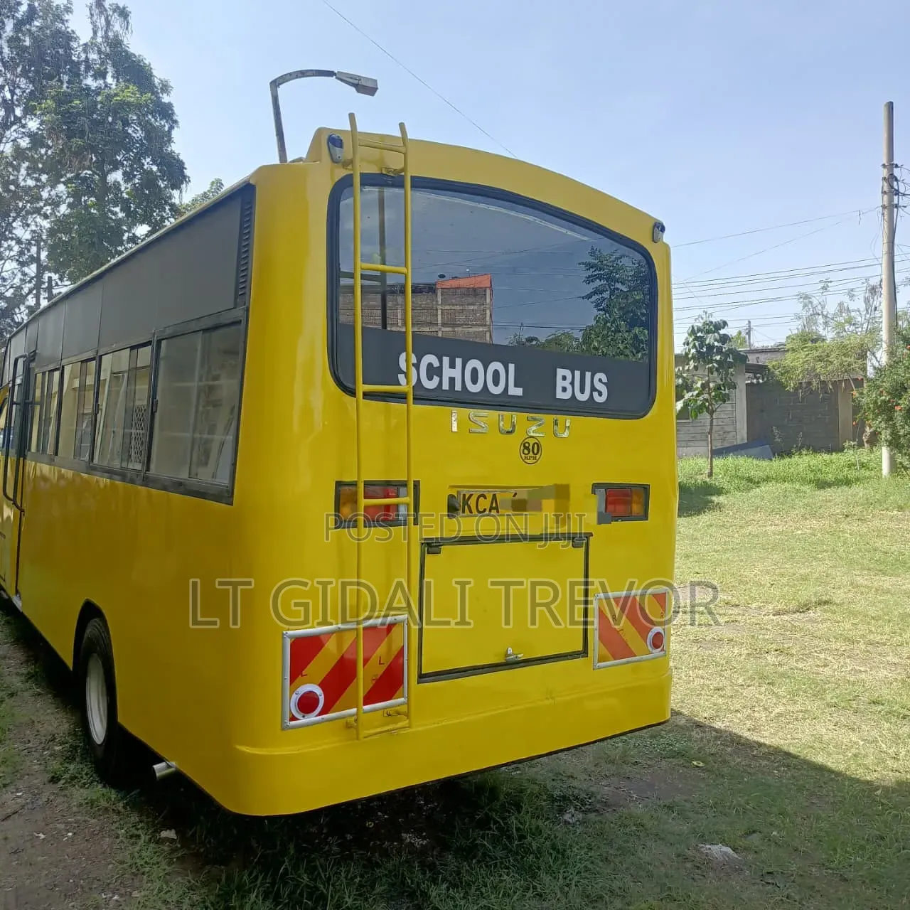 Isuzu NQR 2015 Yellow