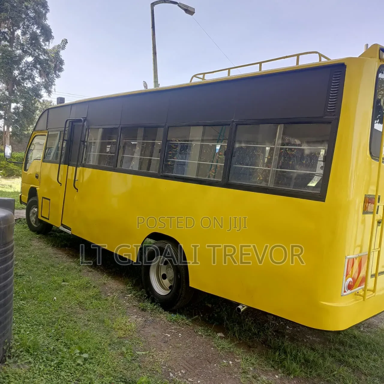 Isuzu NQR 2015 Yellow