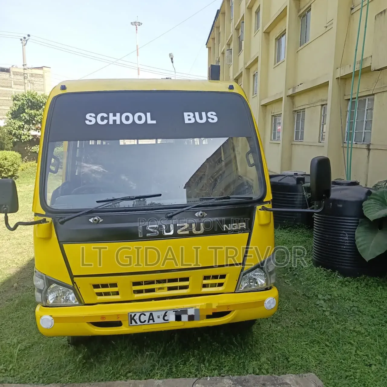Isuzu NQR 2015 Yellow