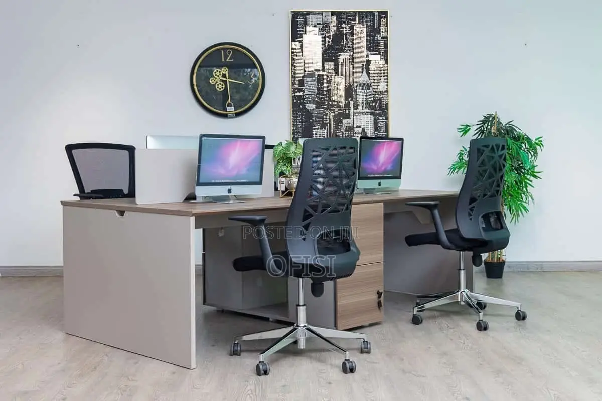 Workstation; Corporate 4-Way Office Workstation (Brown)