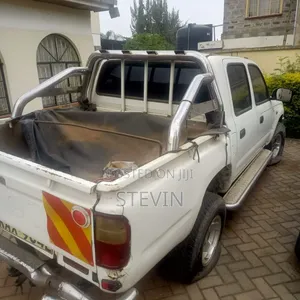 Toyota Hilux 2008 White