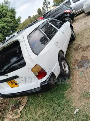 Toyota Corolla 2000 White