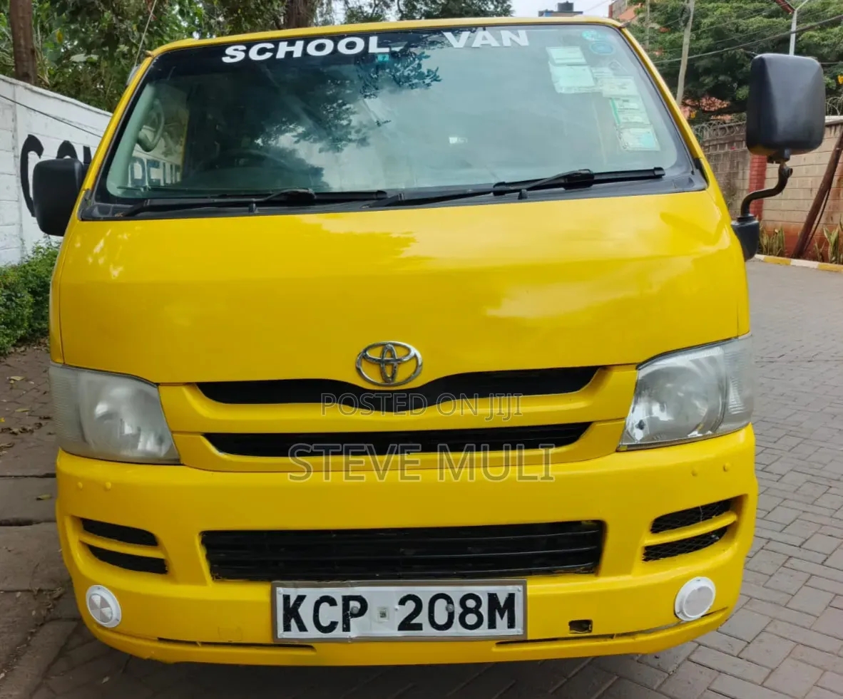 Toyota HiAce 2011 Yellow