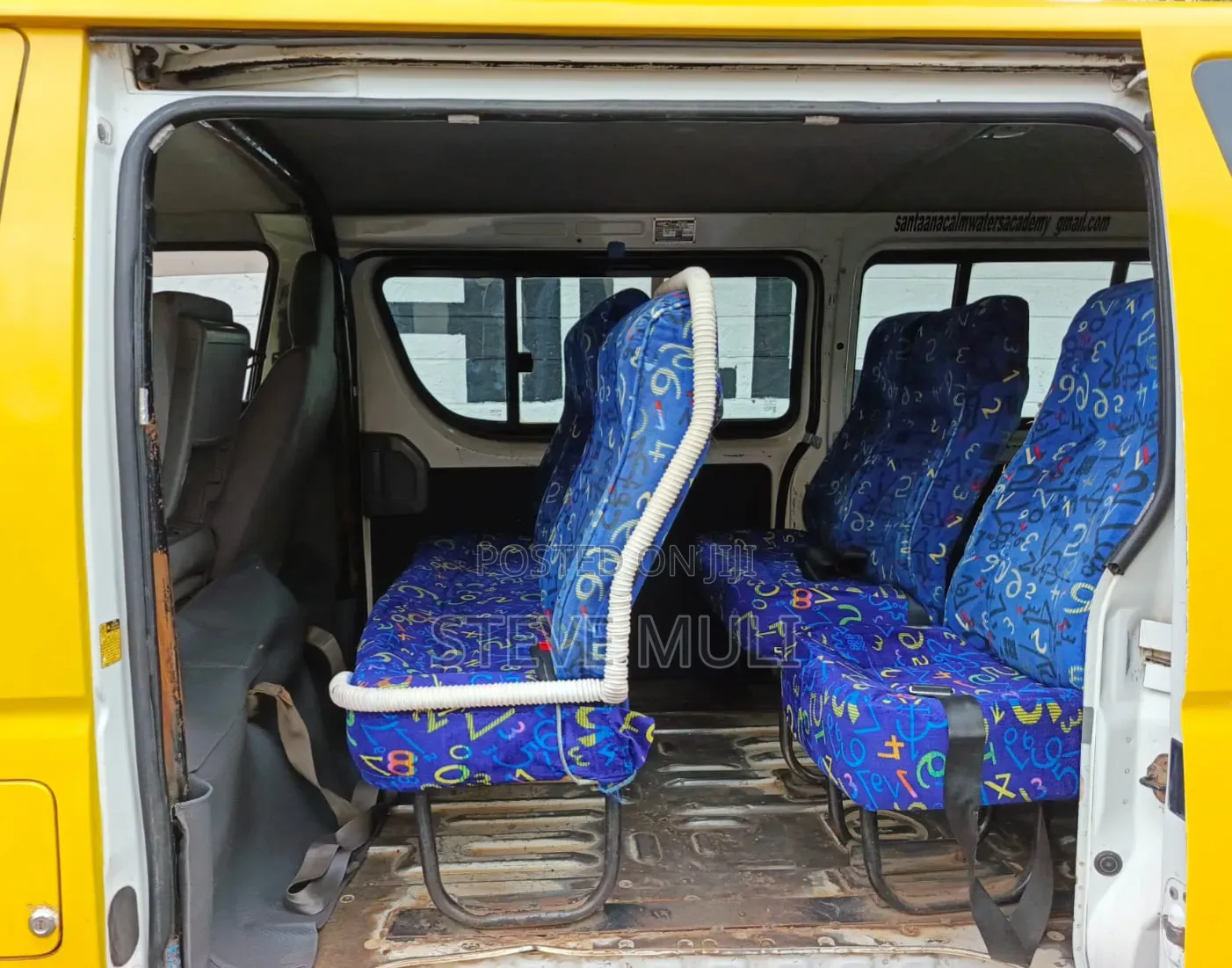 Toyota HiAce 2011 Yellow