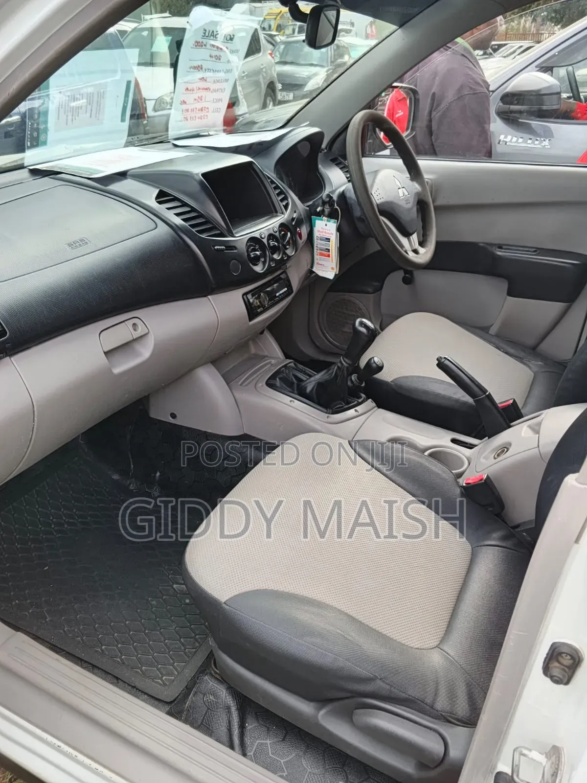 Mitsubishi L200 2012 White