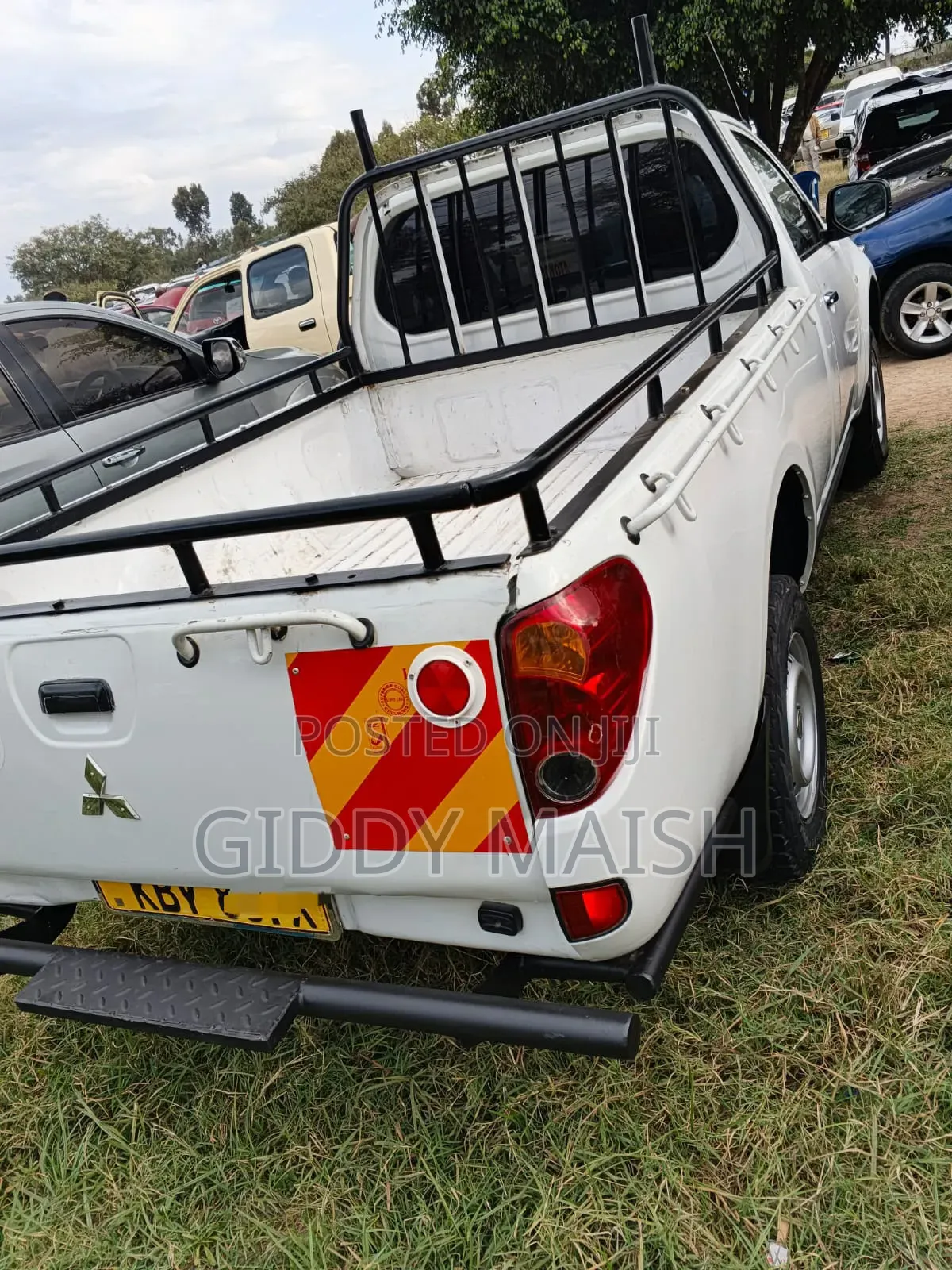 Mitsubishi L200 2012 White