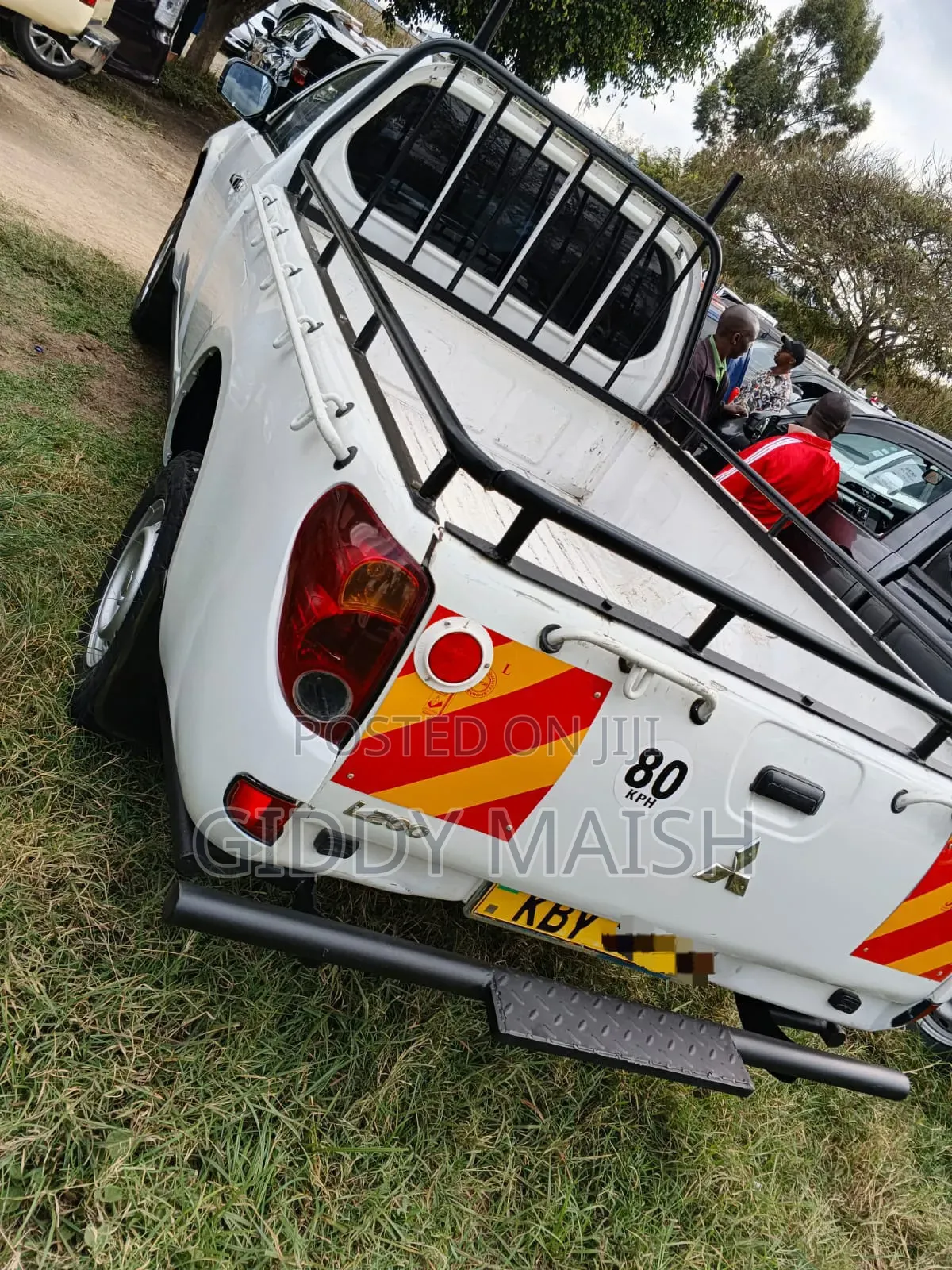 Mitsubishi L200 2012 White