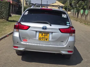 Toyota Corolla Fielder 2016 Silver
