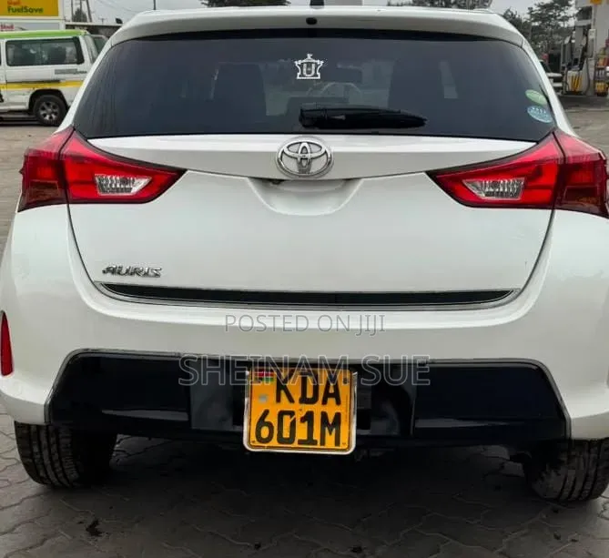 Toyota Auris 2013 White