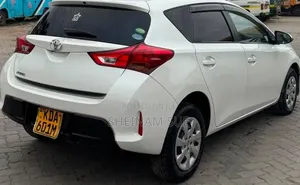 Toyota Auris 2013 White