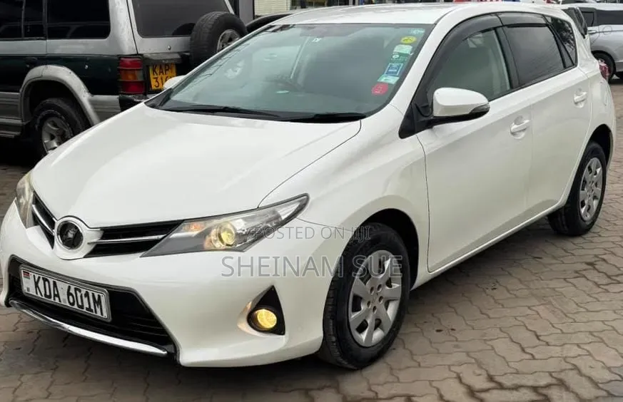 Toyota Auris 2013 White