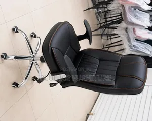 Comfort Modern Office Chair -With Leather Material