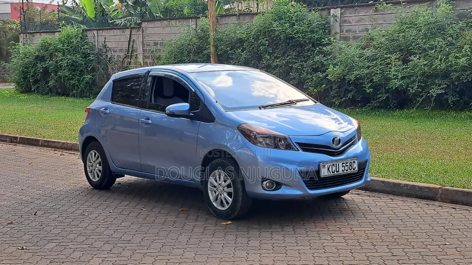 Toyota Vitz 2012 Blue