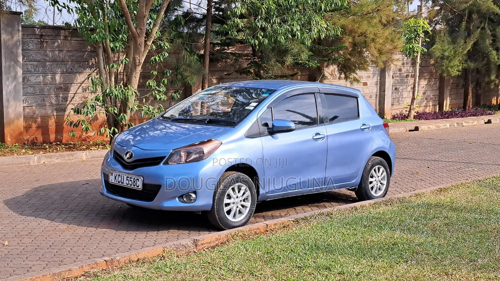 Toyota Vitz 2012 Blue