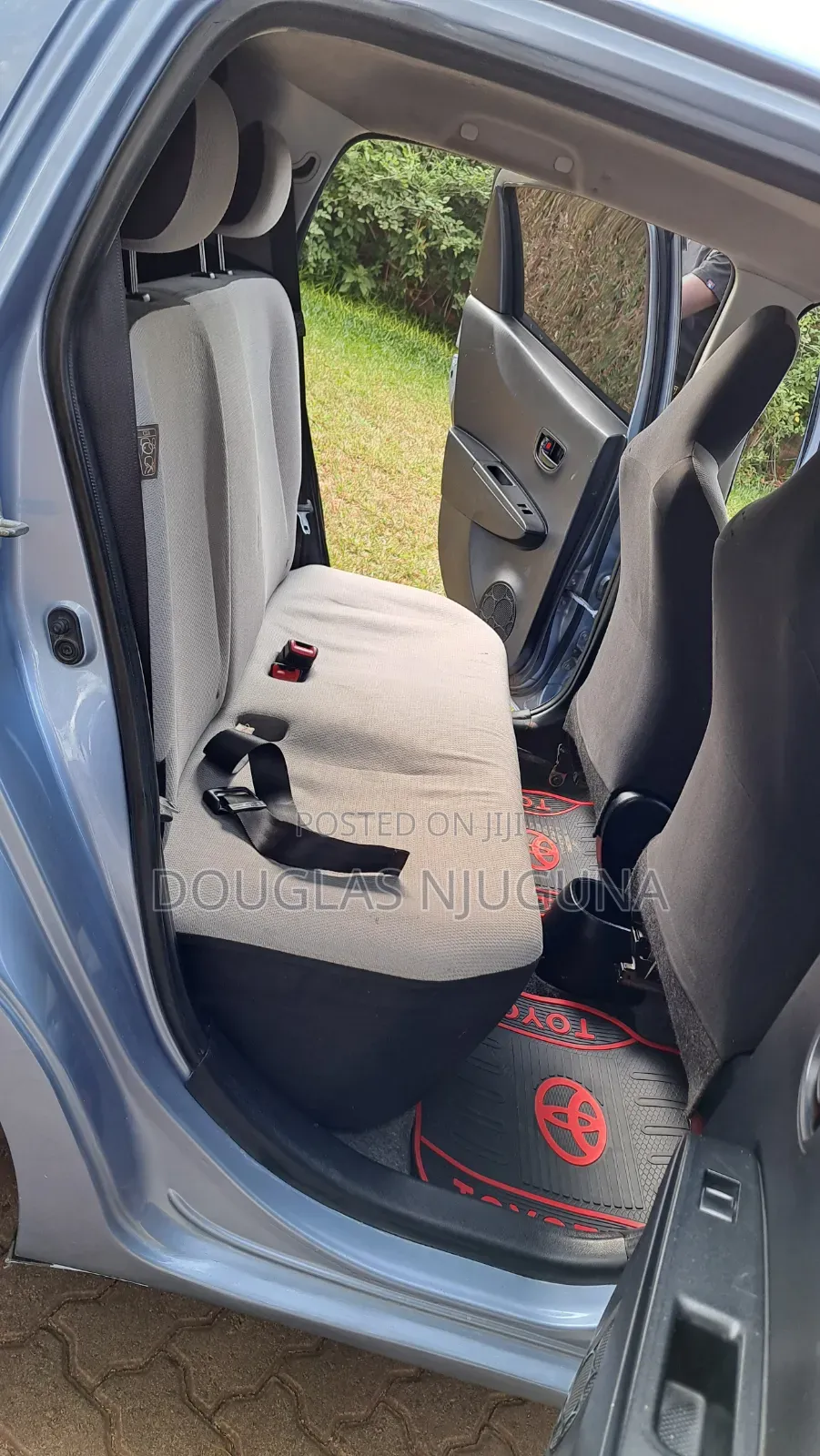 Toyota Vitz 2012 Blue