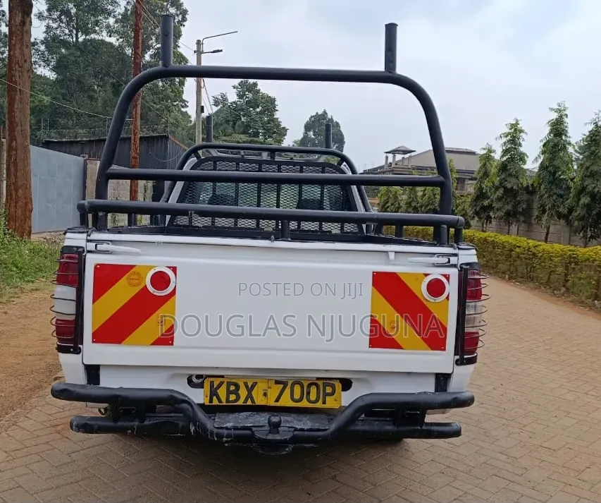 Isuzu D-MAX 2012 White