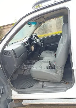Isuzu D-MAX 2012 White