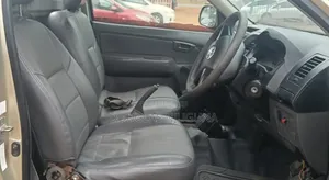 Toyota Hilux 2012 Gold