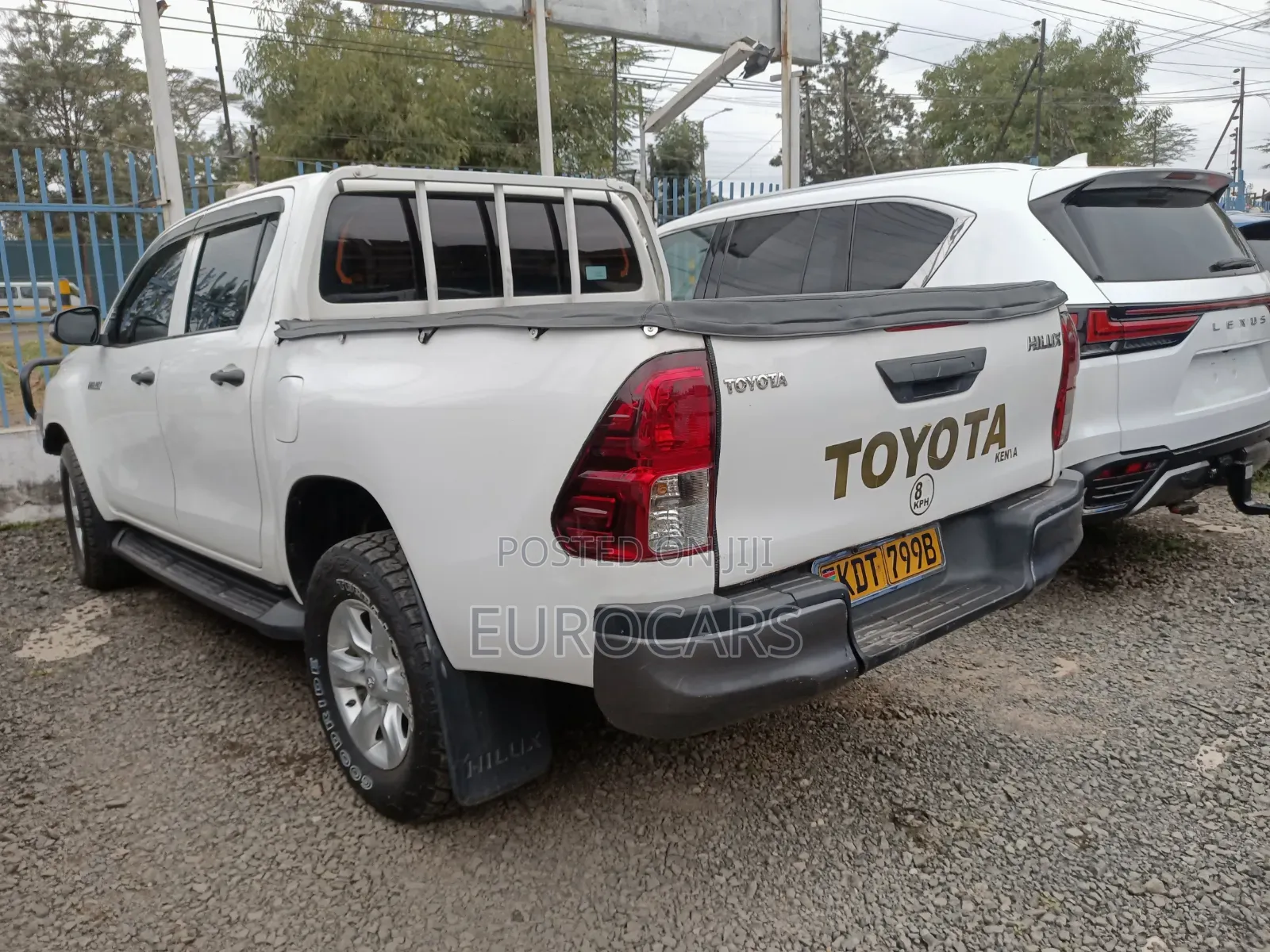 Toyota Hilux 2020 White
