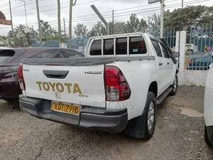 Toyota Hilux 2020 White
