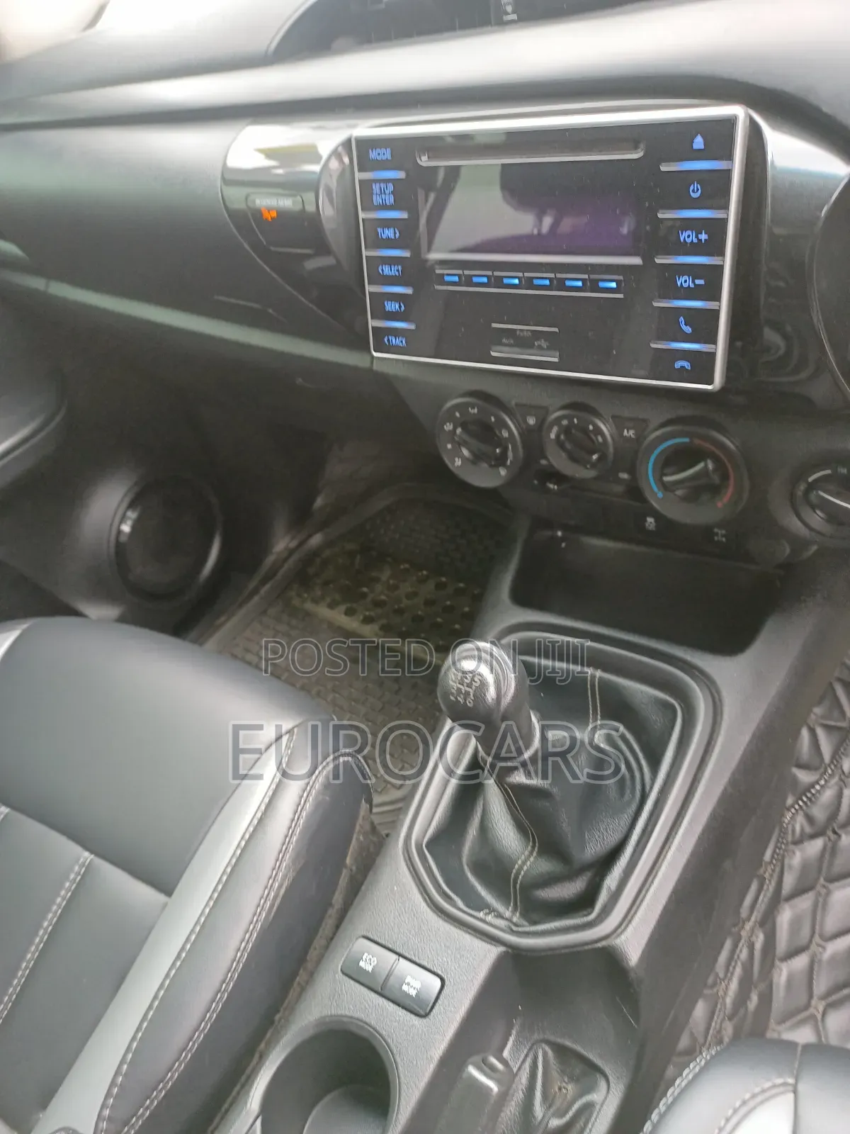 Toyota Hilux 2020 White