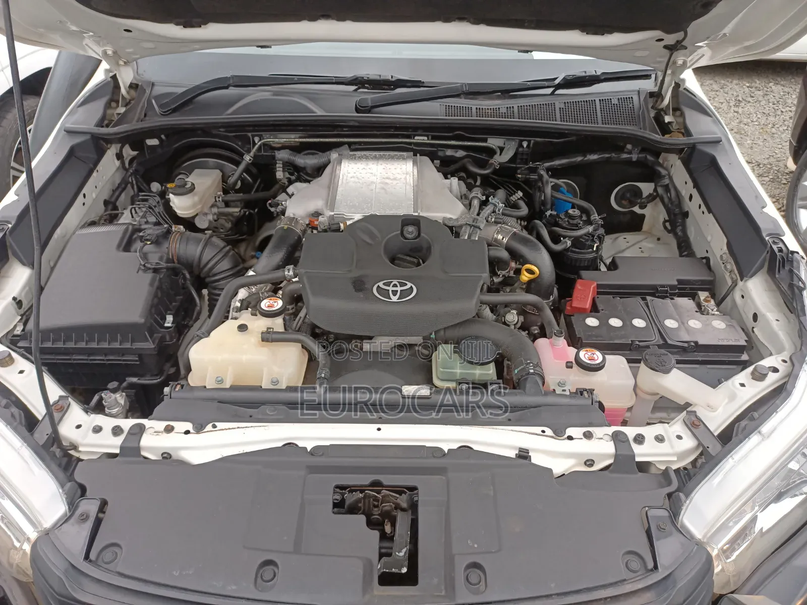 Toyota Hilux 2020 White