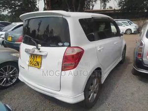 Toyota Ractis 2007 Pearl