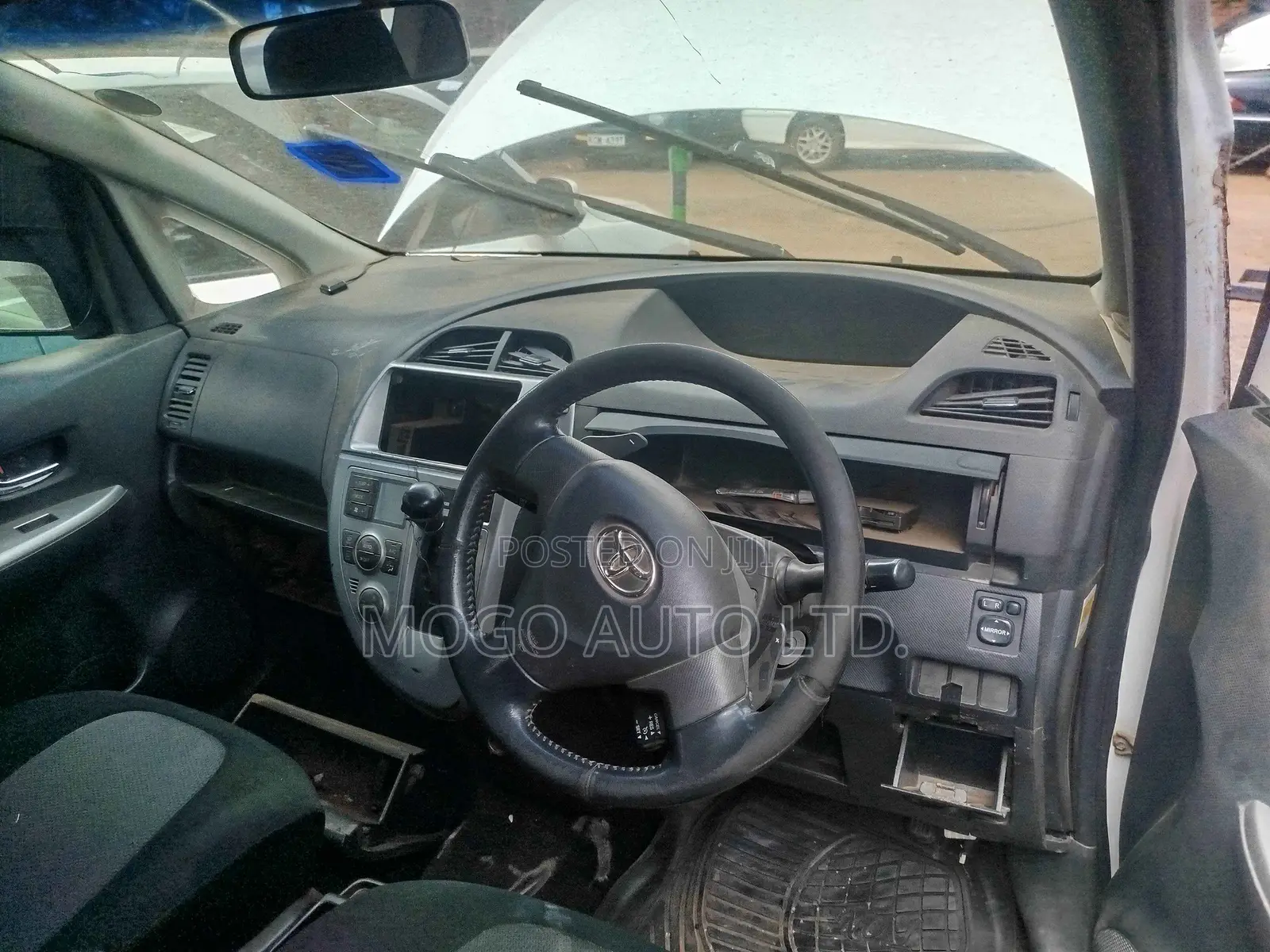 Toyota Ractis 2007 Pearl