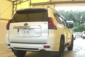 Toyota Land Cruiser Prado 2.8 2019 Pearl