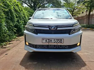 Toyota Voxy 2015 White