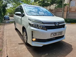 Toyota Voxy 2015 White