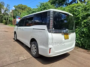 Toyota Voxy 2015 White