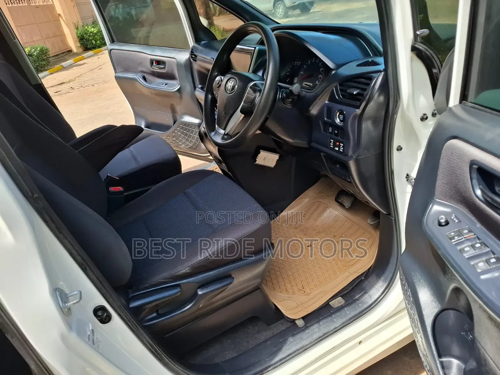 Toyota Voxy 2015 White