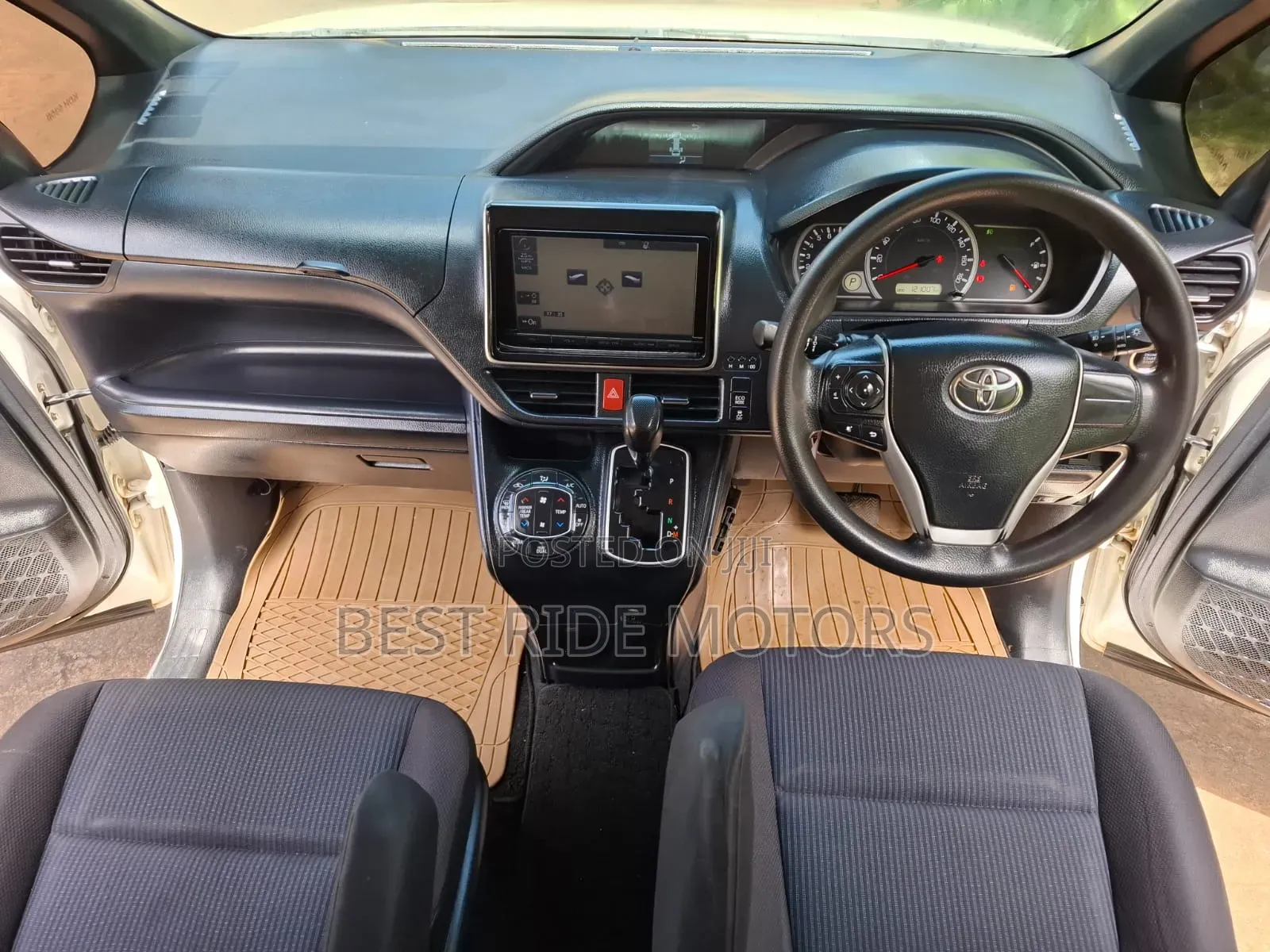Toyota Voxy 2015 White