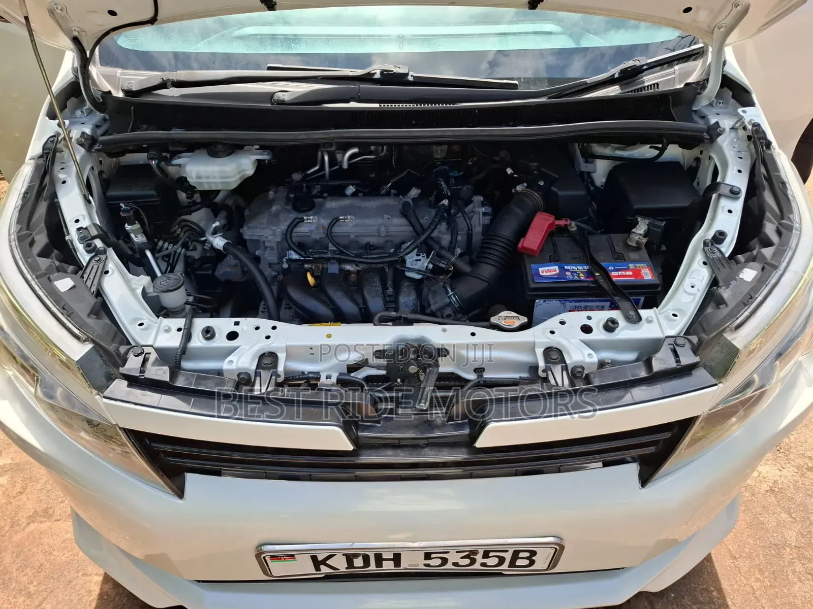 Toyota Voxy 2015 White