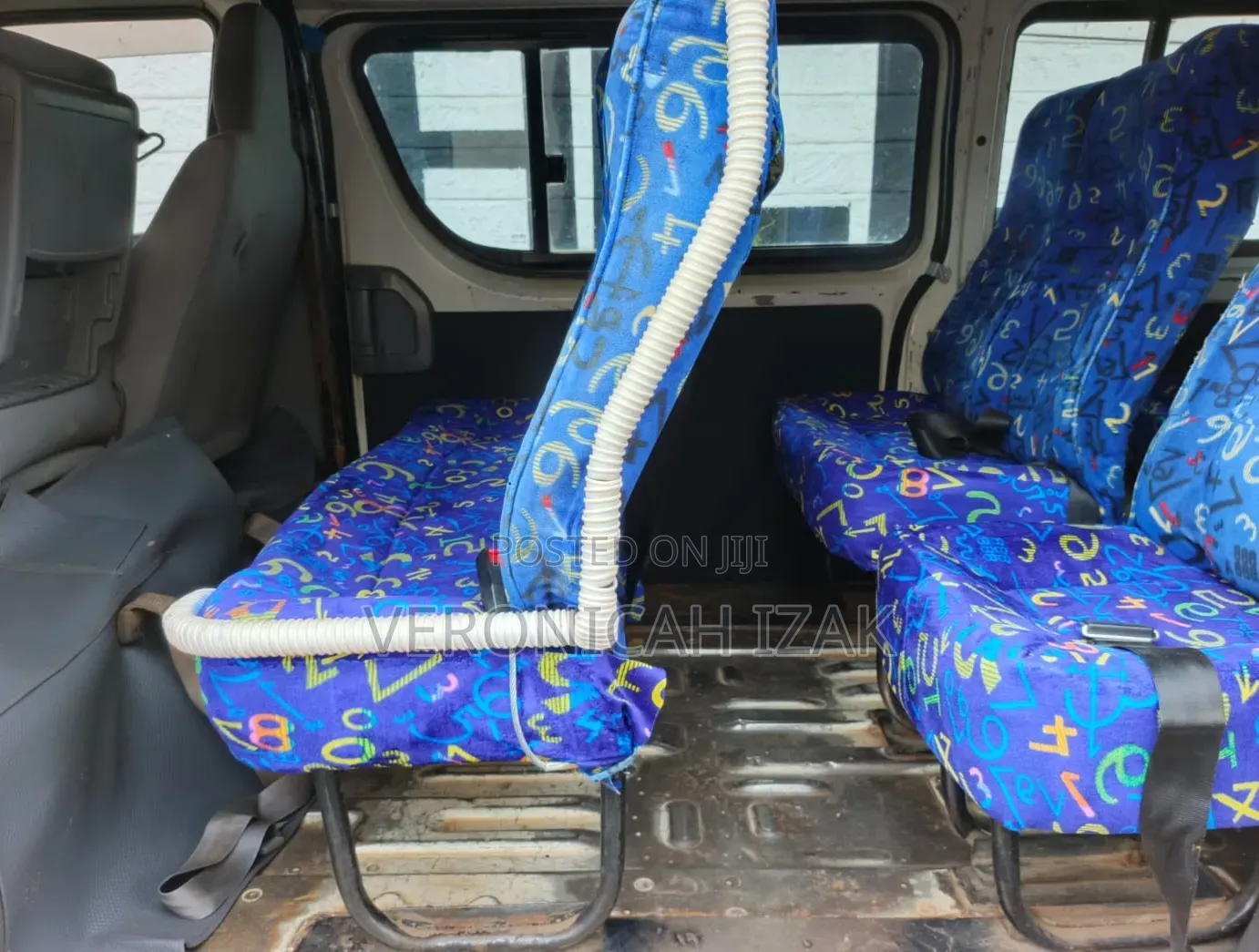 Toyota HiAce 2010 Yellow