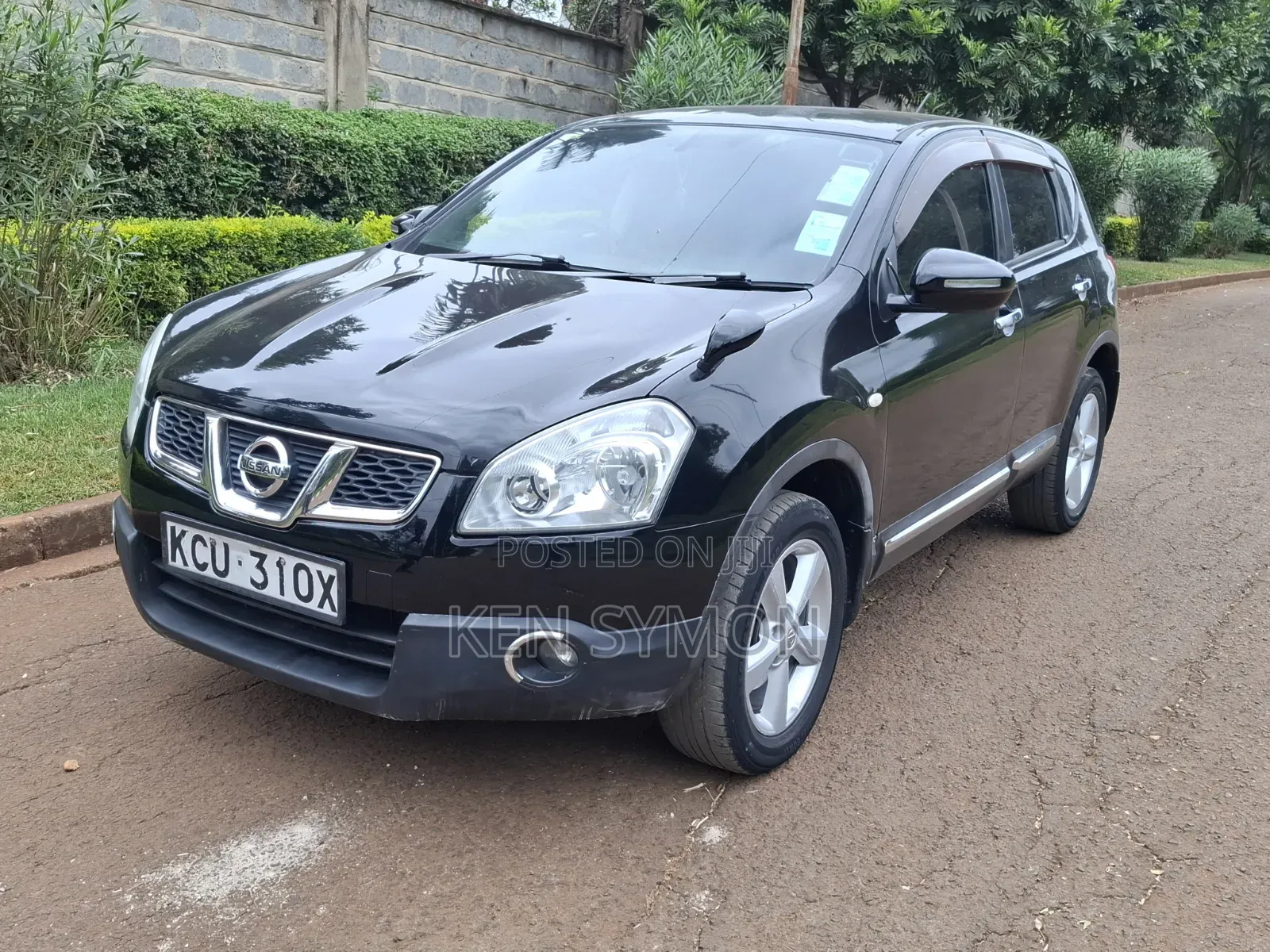 Nissan Dualis 2012 Black