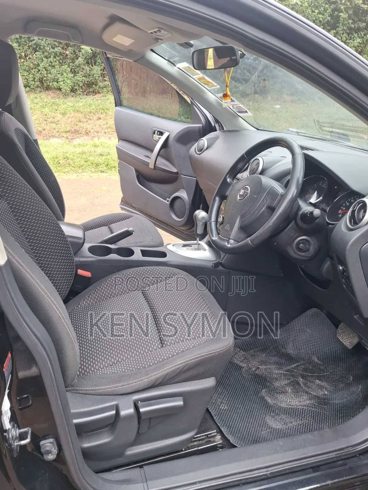 Nissan Dualis 2012 Black