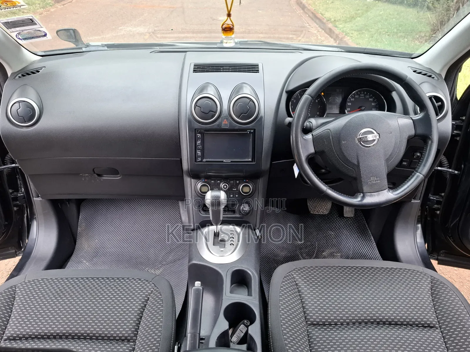 Nissan Dualis 2012 Black