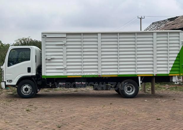 Isuzu NQR 2012 - thumbnail 3