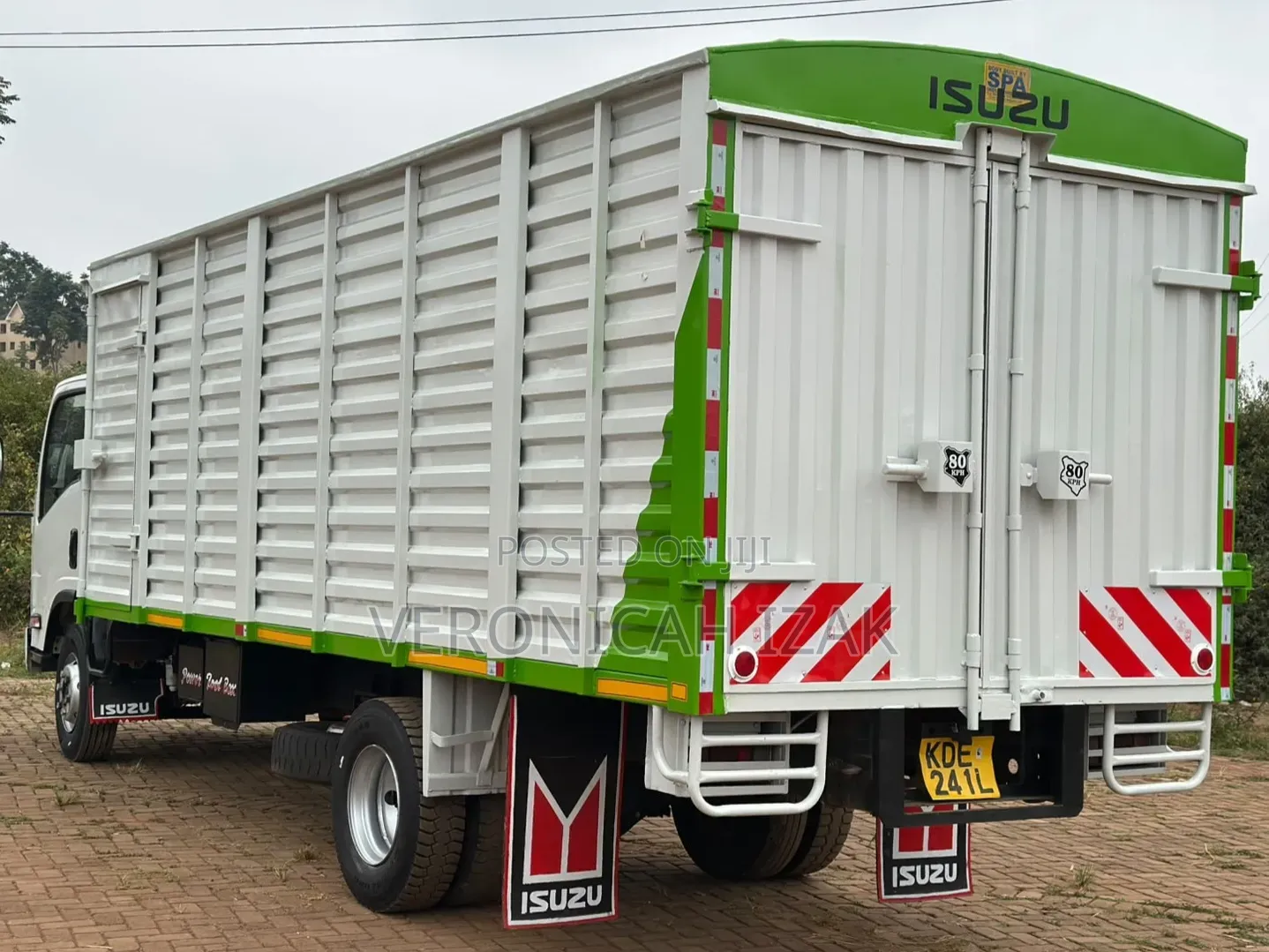 Isuzu NQR 2012