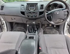 Toyota Hilux 2013 White
