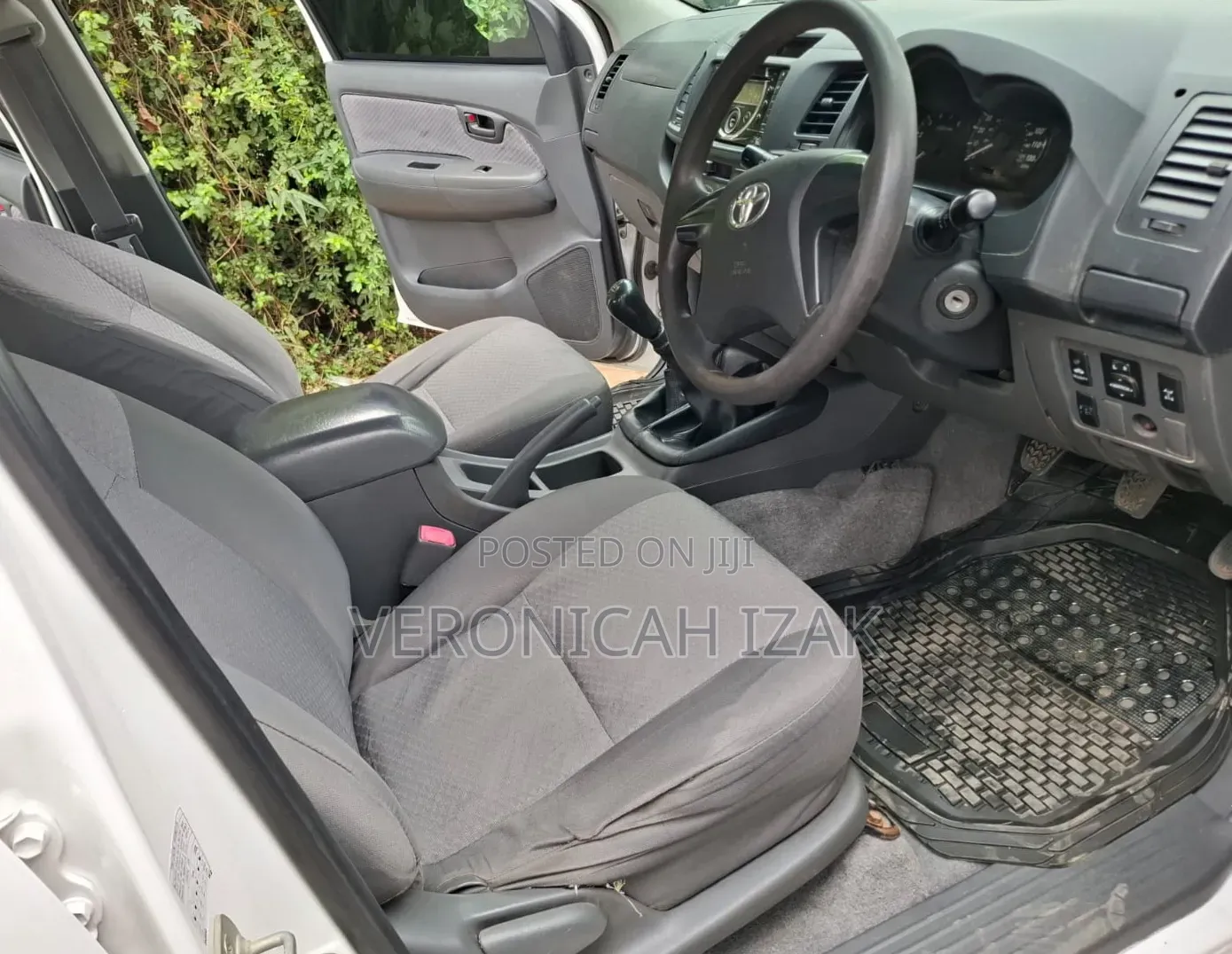 Toyota Hilux 2013 White