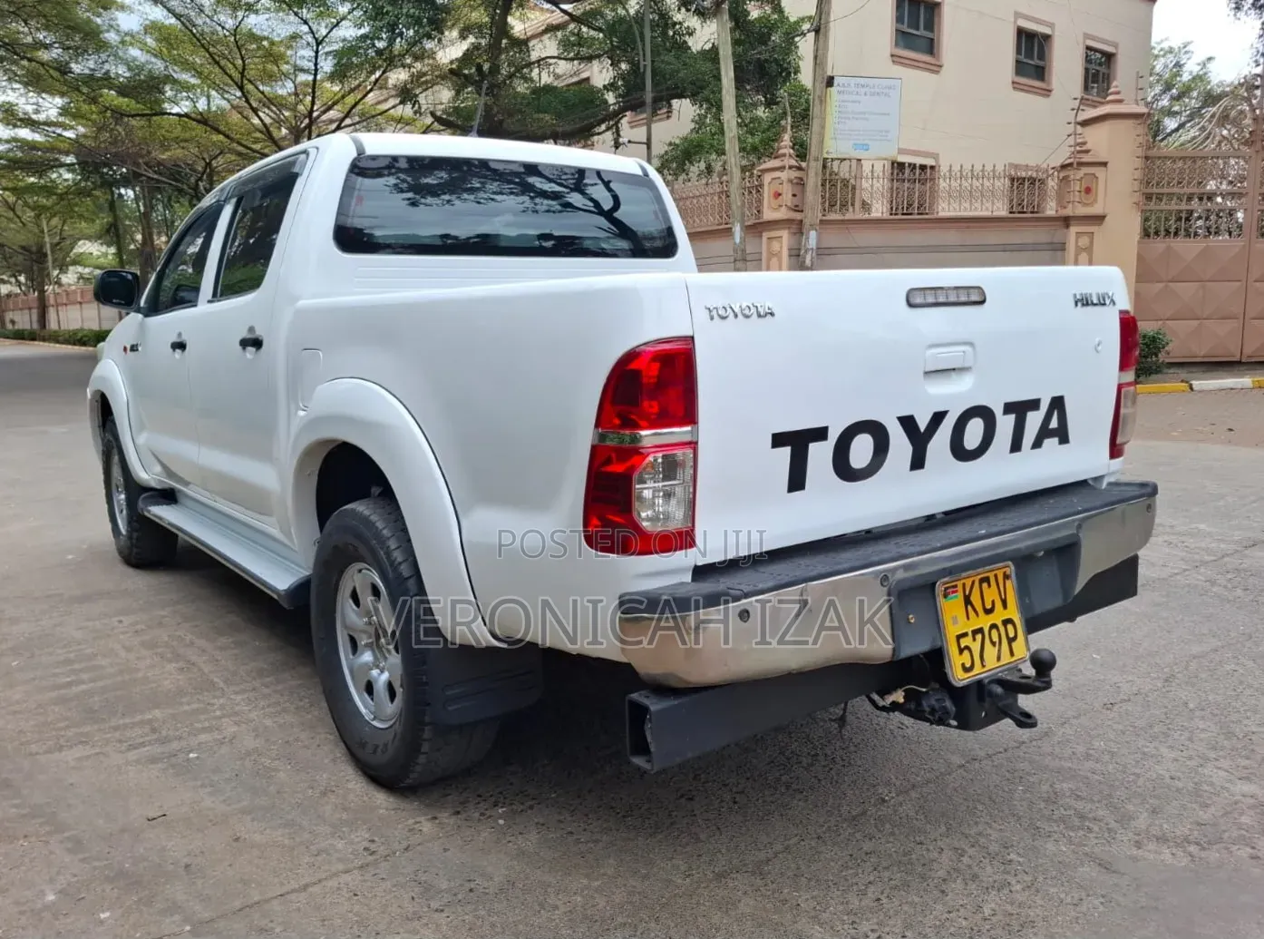 Toyota Hilux 2013 White
