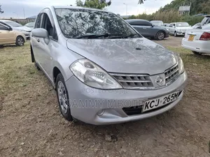 Nissan Tiida 2009 Silver