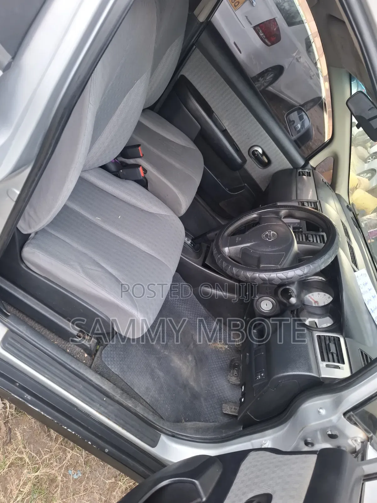 Nissan Tiida 2009 Silver