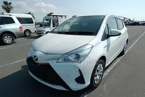 Toyota Vitz 1.5 FWD Hybrid 5dr 2019 White