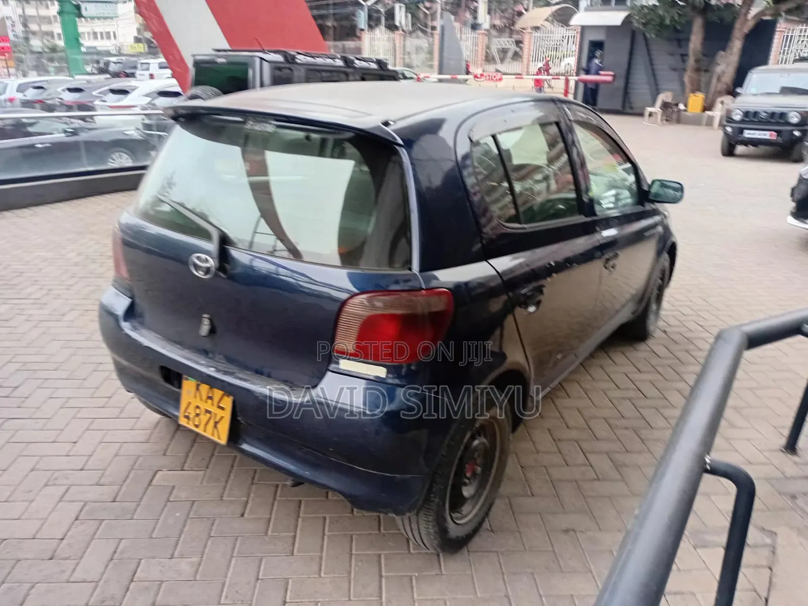 Toyota Vitz 2000 Blue