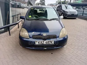 Toyota Vitz 2000 Blue