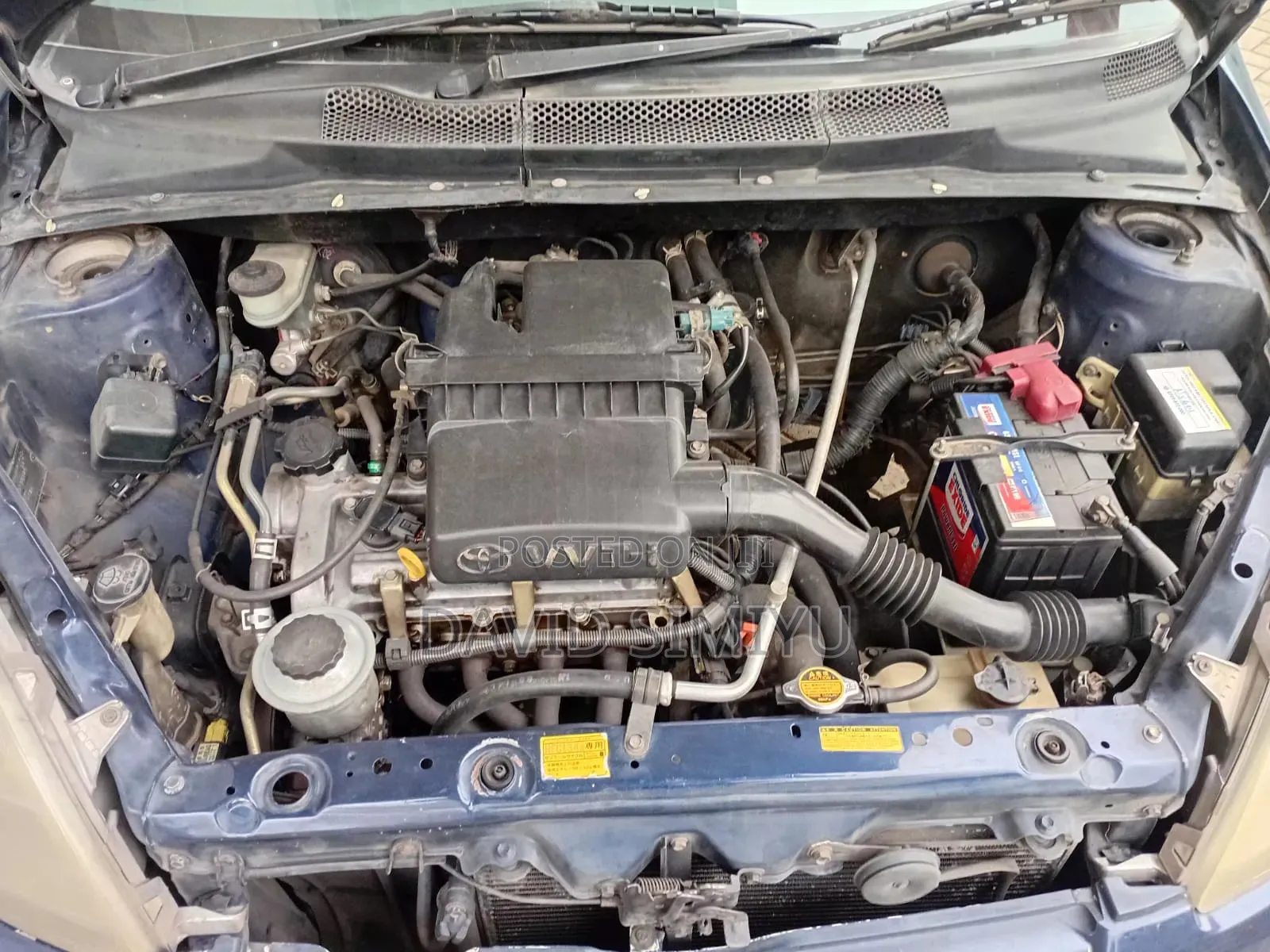 Toyota Vitz 2000 Blue